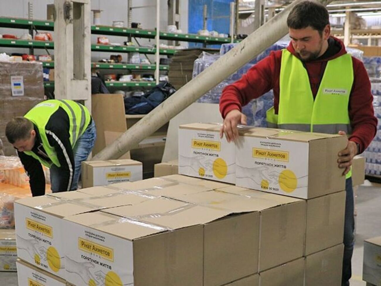 Фонд уже направил в Киев более 54 тысяч наборов с продуктами длительного хранения