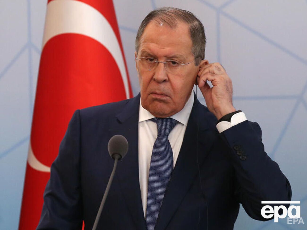 Лавров стверджує, що "Зеленський хоче зустрічі заради зустрічі" і має "сім п'ятниць на тиждень"