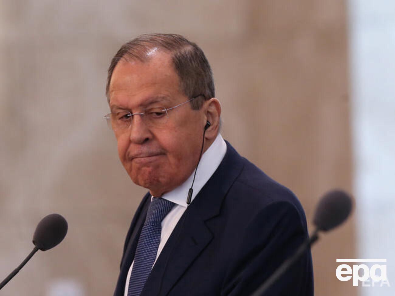 Лавров не одразу відповів, попросив повторити запитання про вкрадене продовольство