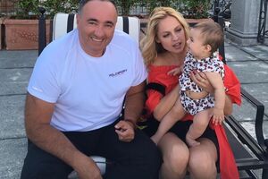 Бывшая невестка Роднянского заявила, что вместе с дочерью Анной остается в России