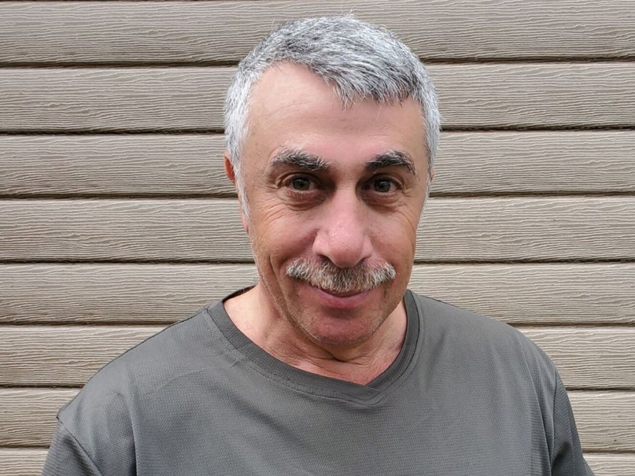 Комаровський народився у Харкові