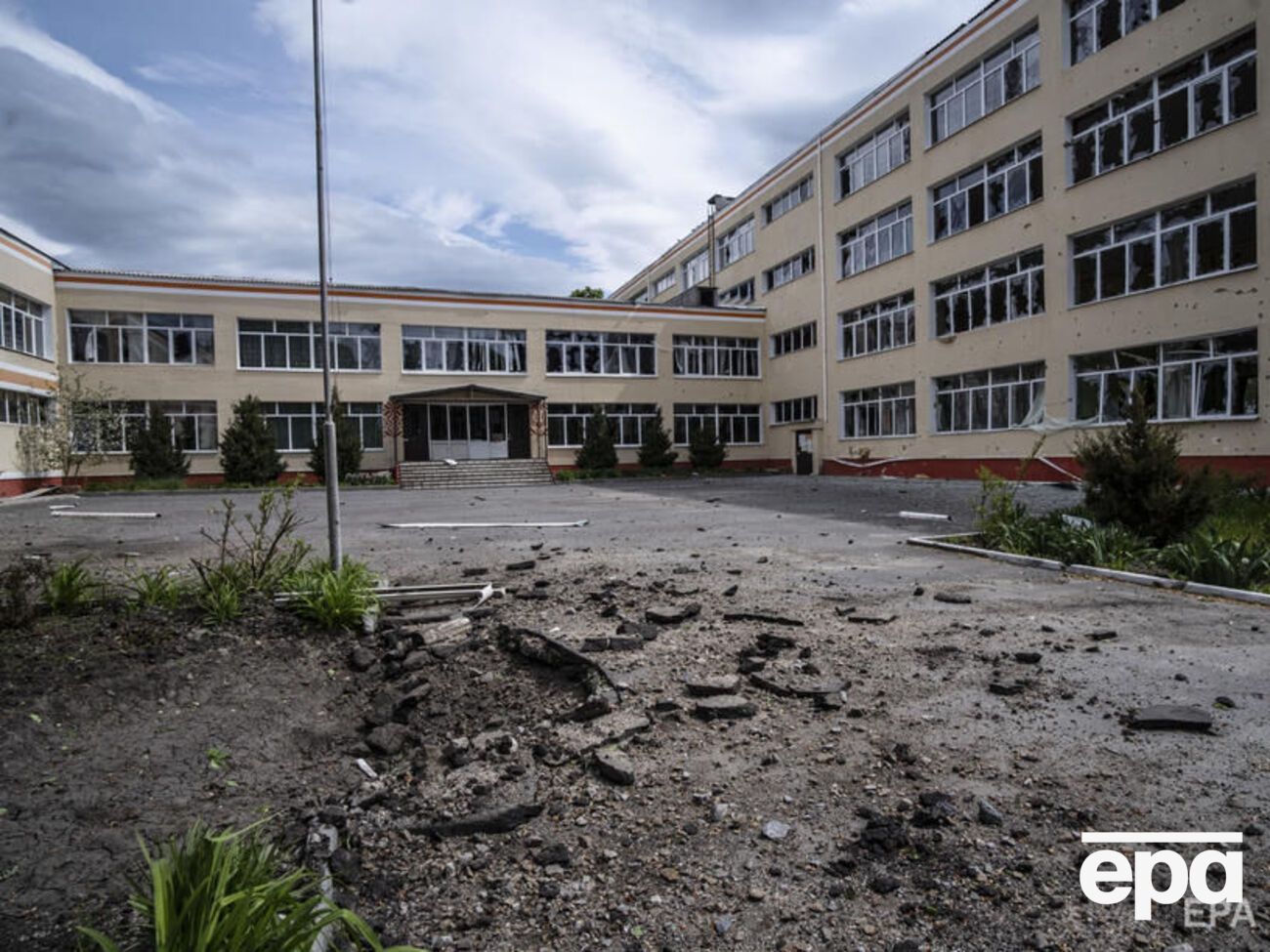 Премьер поручил обеспечить в школах максимальную безопасность