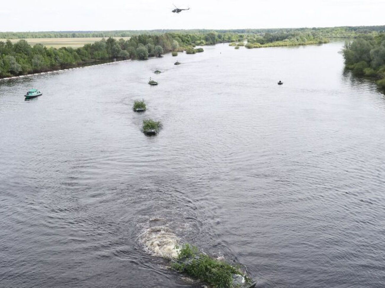 Війська Білорусі відпрацювали епізод переправи з подолання водної перешкоди через річку Сож