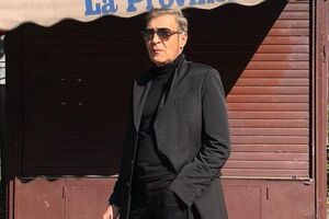 Невзоров: Такие строились дворцы из хрусталя и платины, так ублажали, так уговаривали... Надо было всего два слова "Крым" и "наш" поставить рядом