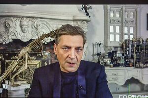 Невзоров: Санкции за войной не поспевают