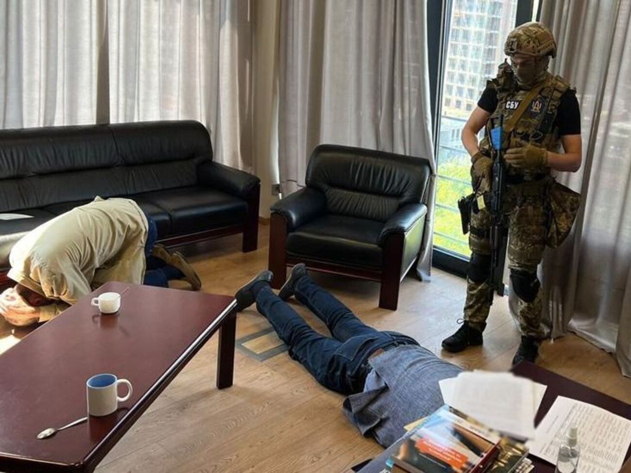 Фігурантів затримали після отримання першої частини хабаря