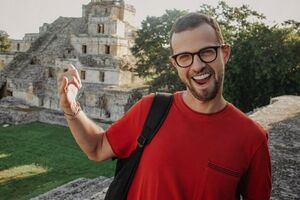 Птушкин 24 февраля записал обращение к населению страны-агрессора РФ, призвав россиян не становиться молчаливыми соучастниками войны против Украины