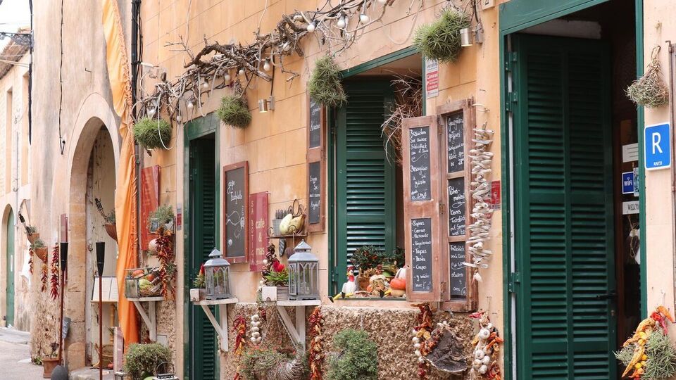 Ресторани та магазини Іспанії штрафуватимуть за викидання їжі