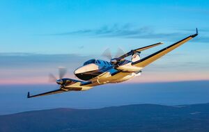 Приватний двомоторний Beechcraft пролетів над Угорщиною, Румунією, Сербією та Болгарією