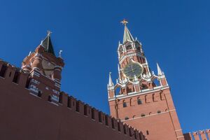 У Кремлі хочуть об'єднати тимчасово окуповані території чотирьох областей України в один федеральний округ у складі РФ, повідомила "Медуза"