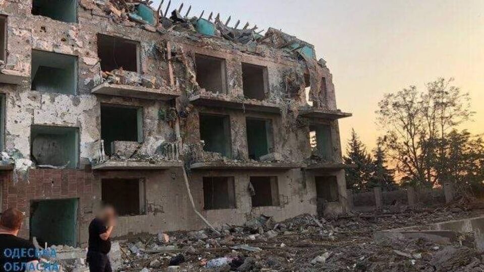 В Сергеевке оккупанты попали в жилой дом и базу отдыха