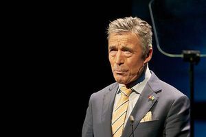 Решение не давать Украине ПДЧ, принятое на саммите НАТО в Бухаресте, было "неверным сигналом" для Путина, считает Расмуссен (на фото)