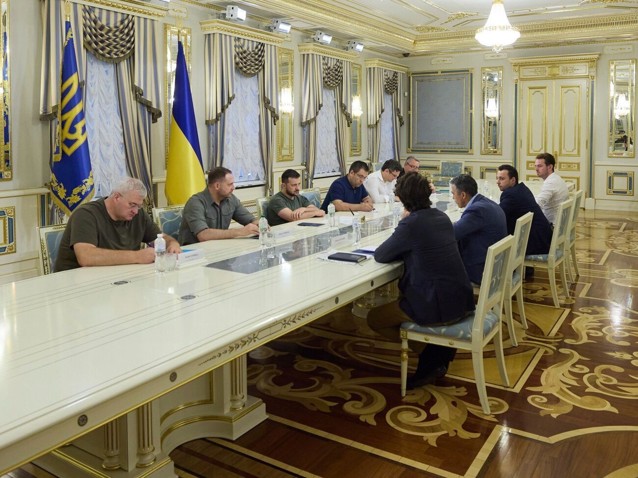 Зеленський і Расмуссен обговорили питання гарантій безпеки для України