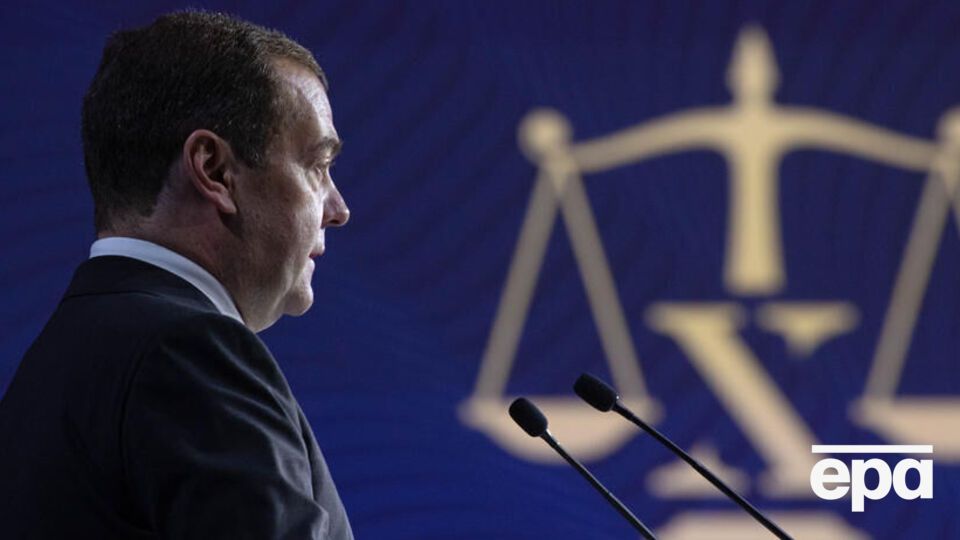 В ответ на санкции у государства возникает право на индивидуальную и коллективную самооборону, утверждает Медведев