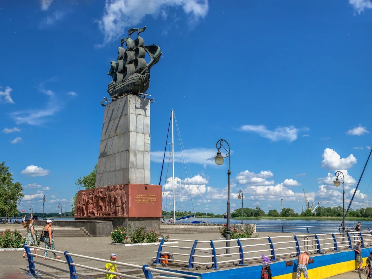 Влада просить мирних жителів евакуюватися з окупованих районів Херсонської області