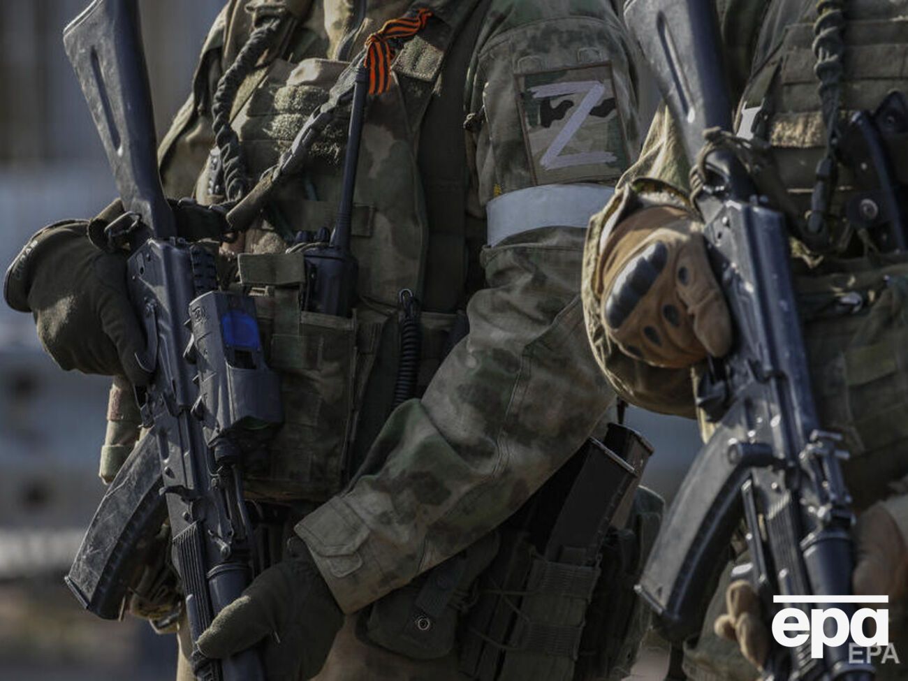 Гайдай зазначив, що противник використовує в Луганській області практично весь арсенал свого озброєння