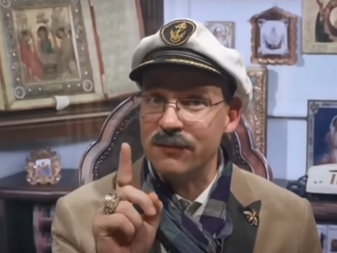 Великий в образе Михалкова высказался о "кадырометражном кино"