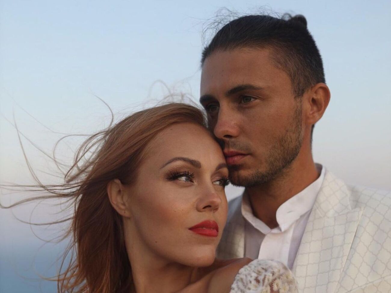 Alyosha і Тополя виховують трьох дітей