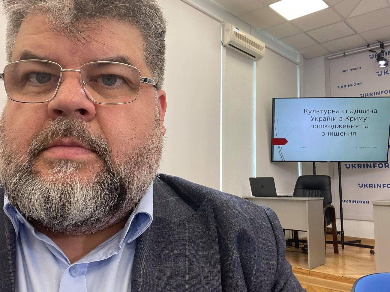 Нардеп от "Слуги народа" Яременко, пытаясь поддержать главу ОП Ермака, "послал со всем азартом" политолога, экс-замминистра и депутата Киевсовета