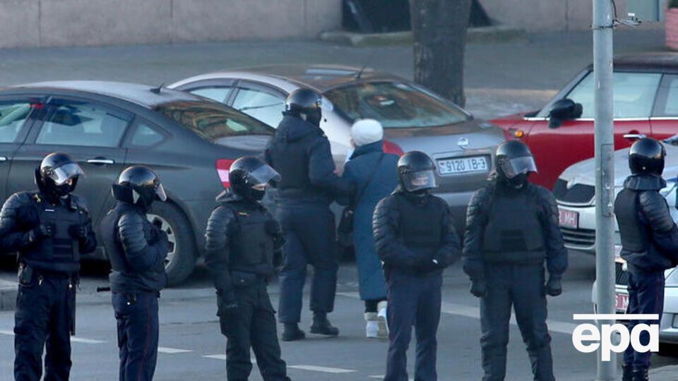 В случае принятия закона силовики смогут пересекать границу Беларуси только с разрешения начальства