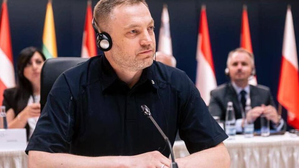Монастырский пояснил, что полиция раздает повестки в военкоматы "по просьбе ВСУ"