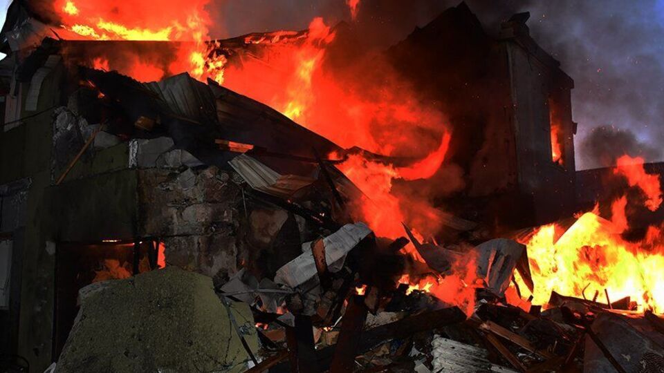 Унаслідок удару у двоповерховому приватному будинку сталася пожежа