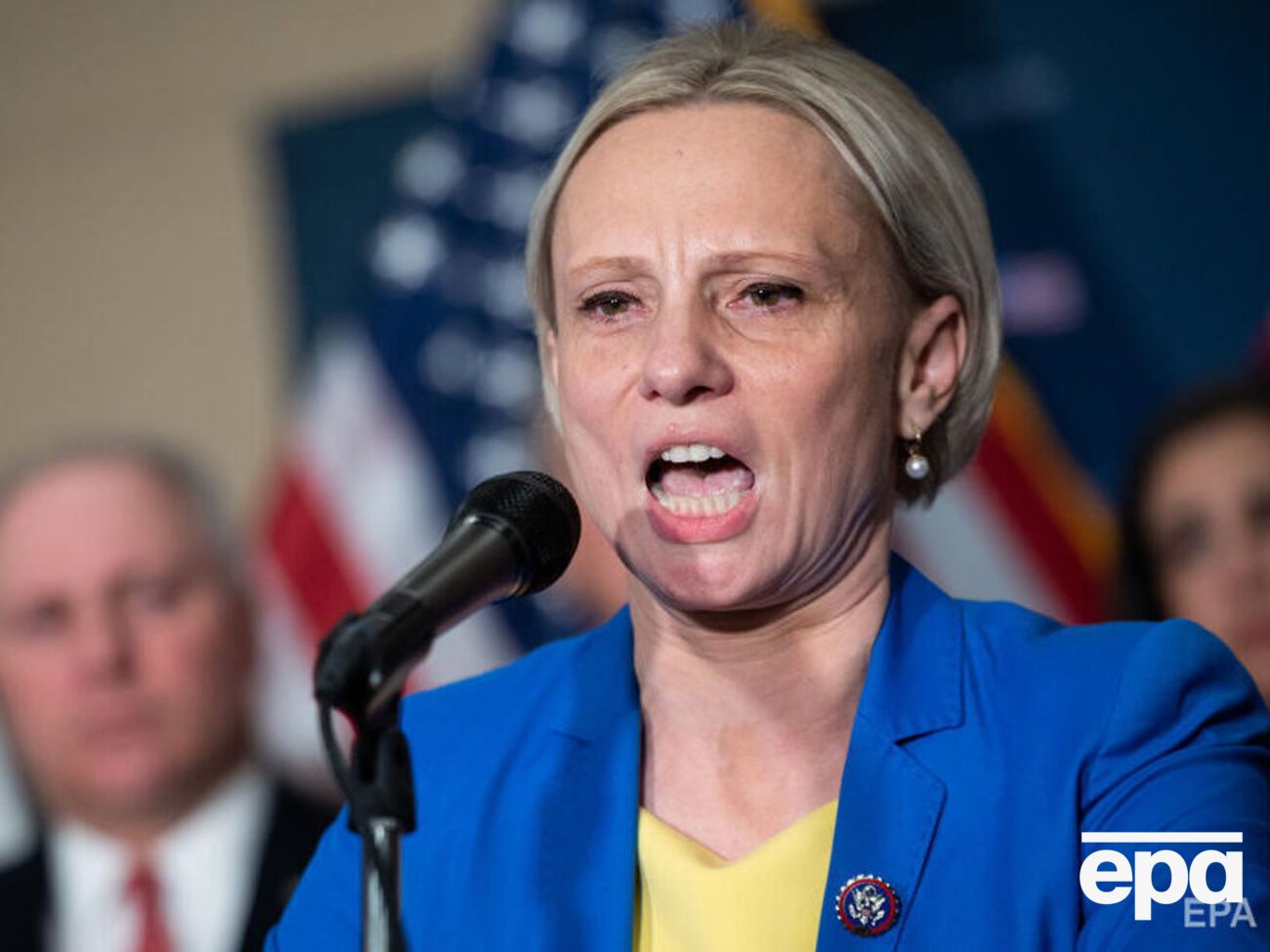 Спартц:&nbsp;Если бы&nbsp;господин&nbsp;Ермак был государственным деятелем, как человек с уже сомнительной репутацией, он ушел бы в отставку этой зимой