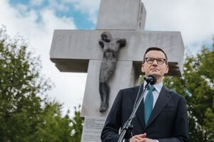 Моравецкий говорит о необходимости строить отношения Украины и Польши на правде о Волынской трагедии