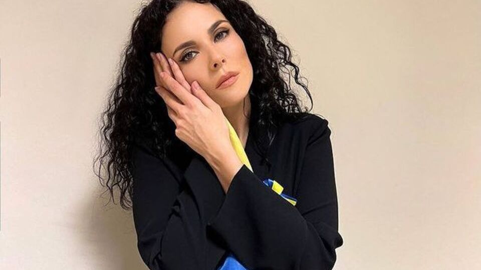 Каменських знялася в одязі із символікою кольорів українського прапора