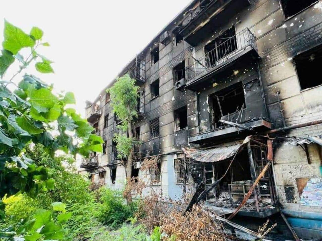 Гайдай подчеркнул, что артиллерийские обстрелы со стороны российских захватчиков длятся по четыре-шесть часов подряд