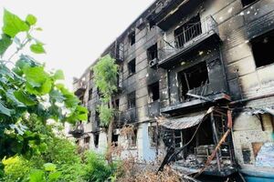 Гайдай подчеркнул, что артиллерийские обстрелы со стороны российских захватчиков длятся по четыре-шесть часов подряд