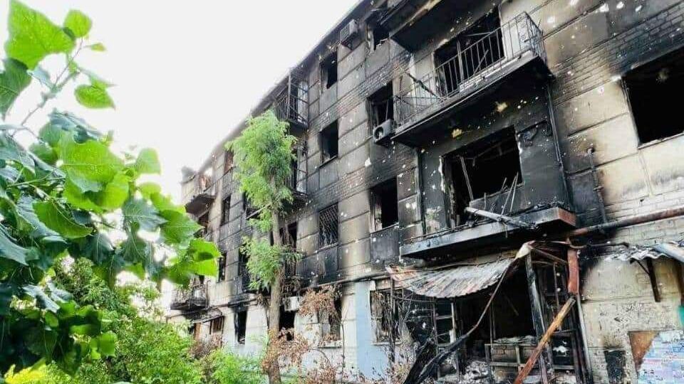 Гайдай підкреслив, що артилерійські обстріли з боку російських загарбників тривають по чотири – шість годин поспіль