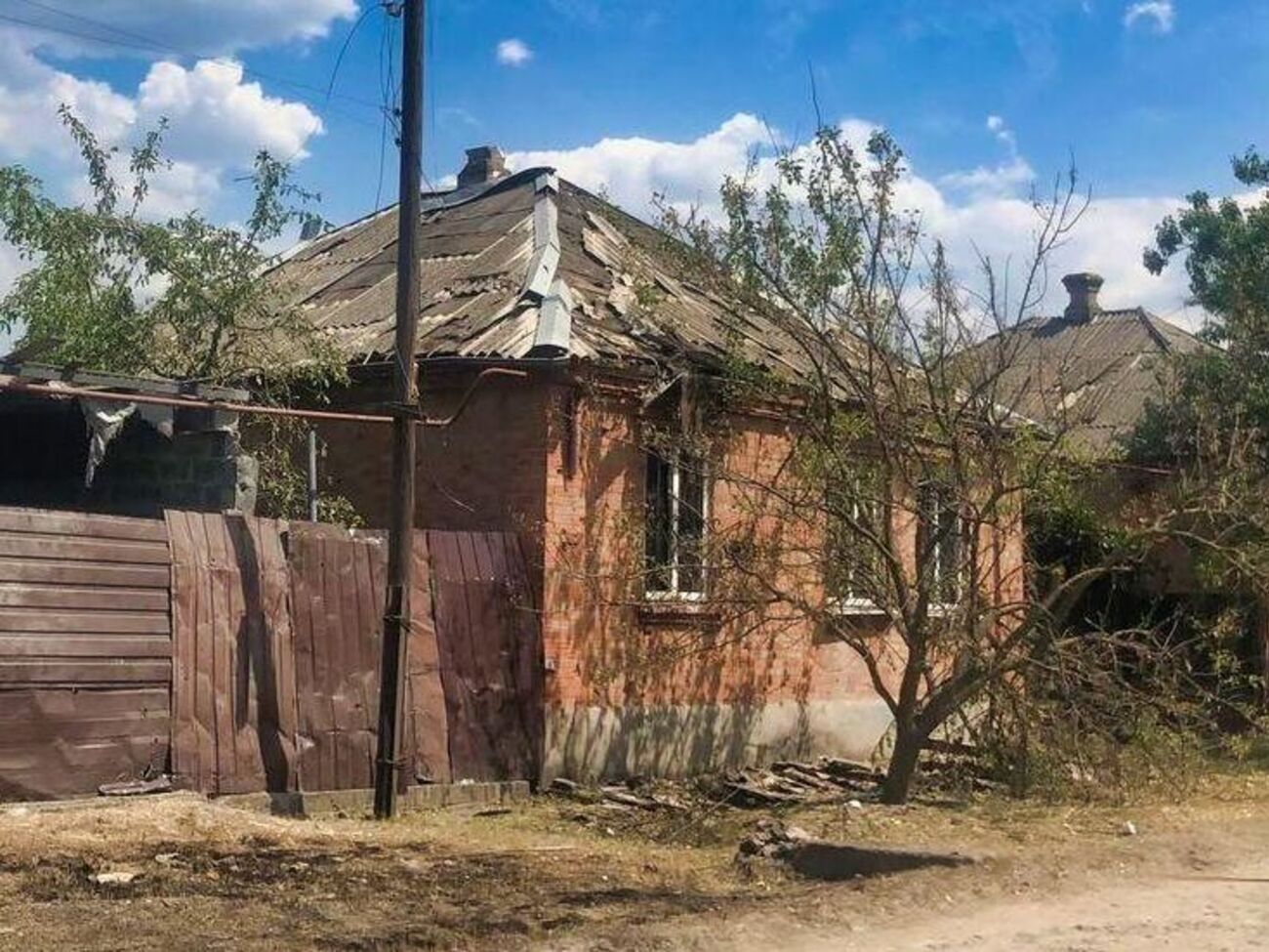 Наразі без світла залишається 325 населених пунктів Донецької області