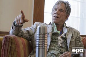 У 2014 році Рурк зустрічався в РФ із Путіним. За вісім років він мріє, щоб президент країни-агресора зупинив війну проти України