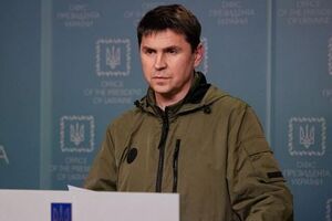 Подоляк натякнув на результативні удари ЗСУ по російських складах боєприпасів, які стаються щоночі