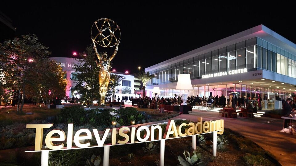 "Еммі" – американська телевізійна премія. Церемонію проводять із 1949 року