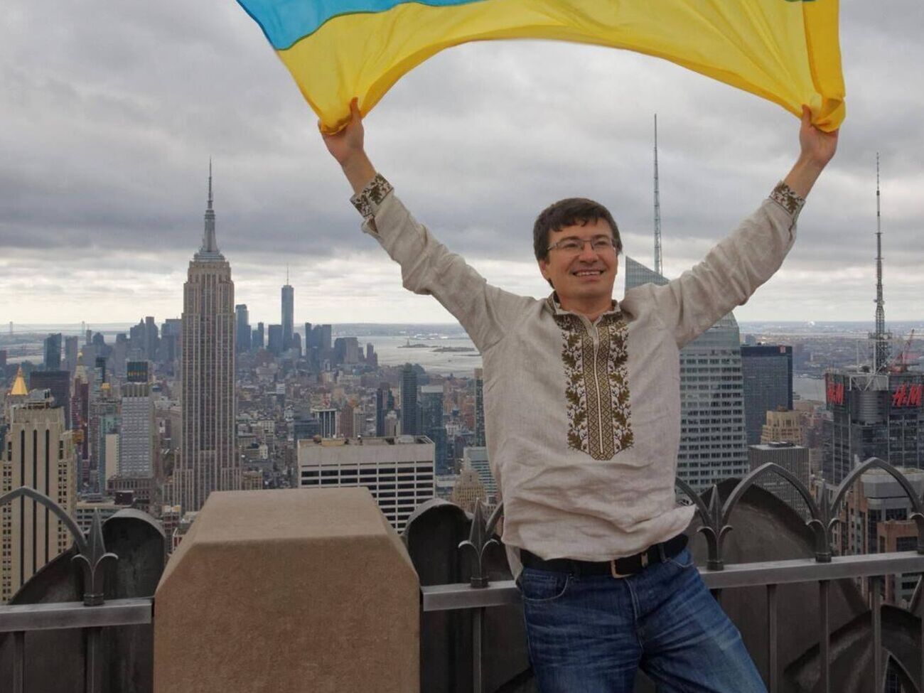 Спартц не была автором и лоббистом закона о ленд-лизе. Байден подарил ей ручку просто как первому члену Конгресса украинского происхождения