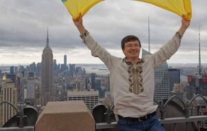 Спартц не була авторкою та лобісткою закону про лендліз. Байден подарував їй ручку просто як першій членкині Конгресу українського походження