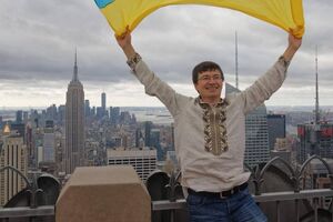 Спартц не была автором и лоббистом закона о ленд-лизе. Байден подарил ей ручку просто как первому члену Конгресса украинского происхождения