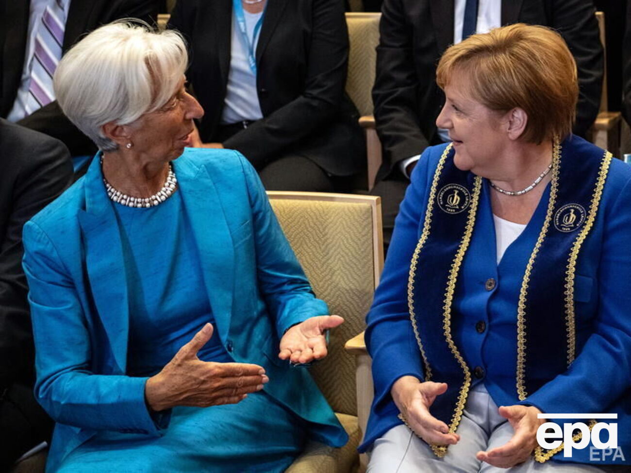 Журналісти вважають, що, окрім Лагард, мішенню хакерів стали інші представники політичної еліти