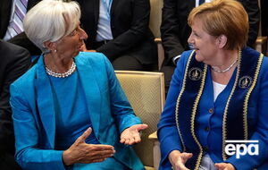 Журналисты считают, что, кроме Лагард, мишенью хакеров стали другие представители политической элиты