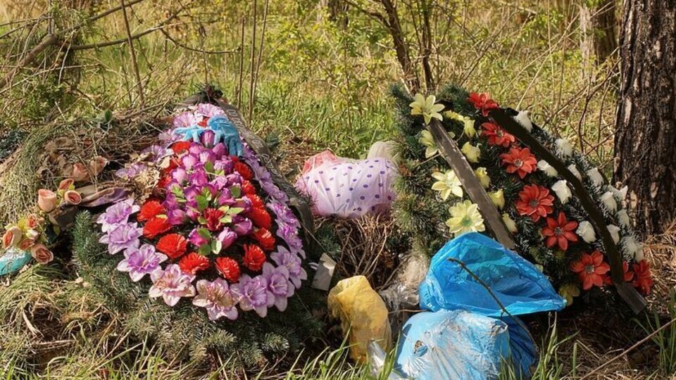 У Луганську загиблих окупантів не ховають одразу, а розподіляють по різних датах, щоб уникнути масовості, з'ясували ЗМІ