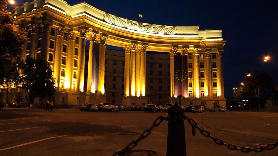 Згідно з повідомленням МЗС, контактів між Україною та КНДР не було і раніше через санкції