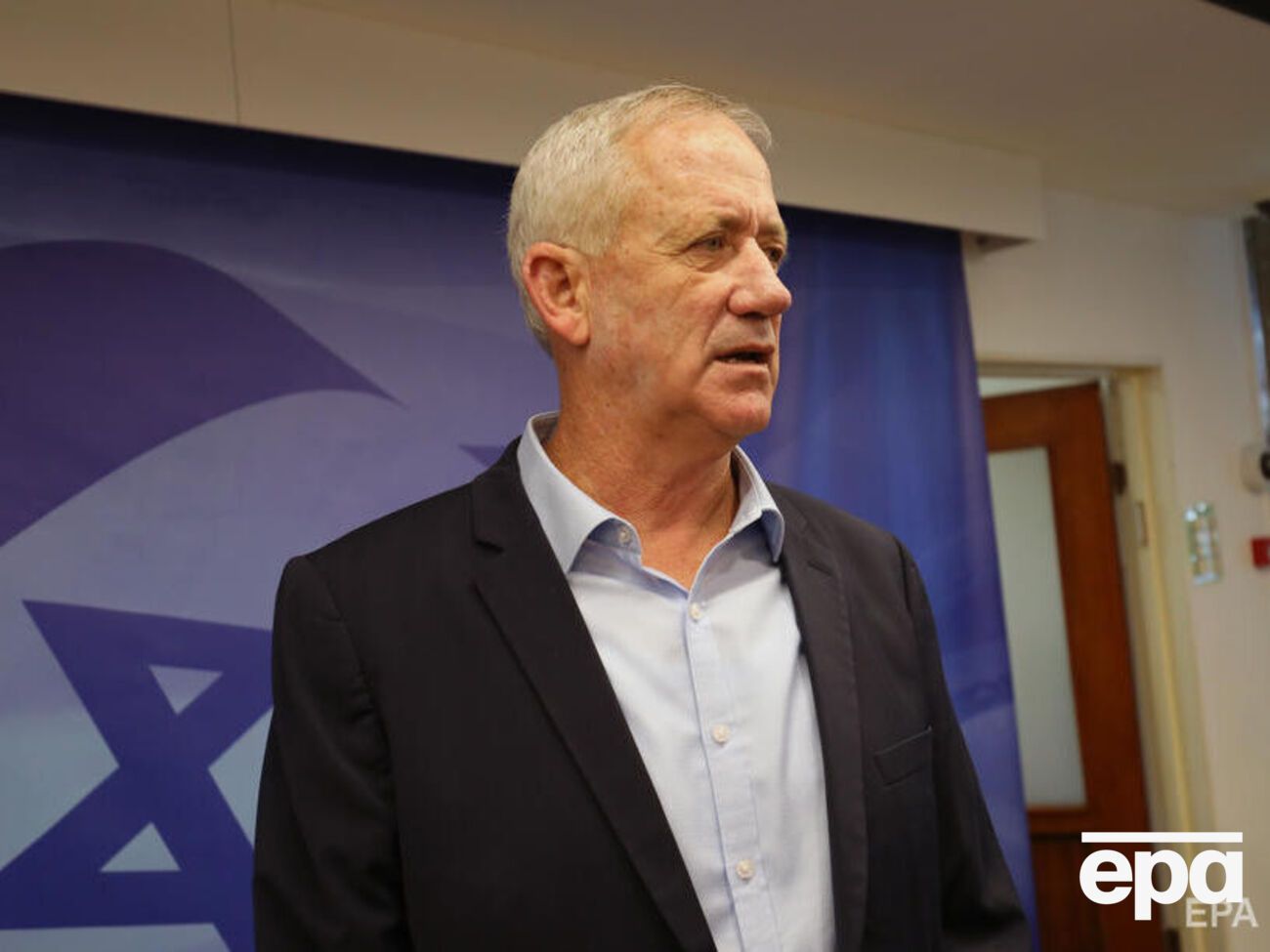 Ганц утвердил передачу Украине шлемов и бронежилетов