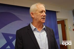 Ганц утвердил передачу Украине шлемов и бронежилетов