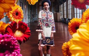 Вита Ким украсила платья вышивкой ручной работы