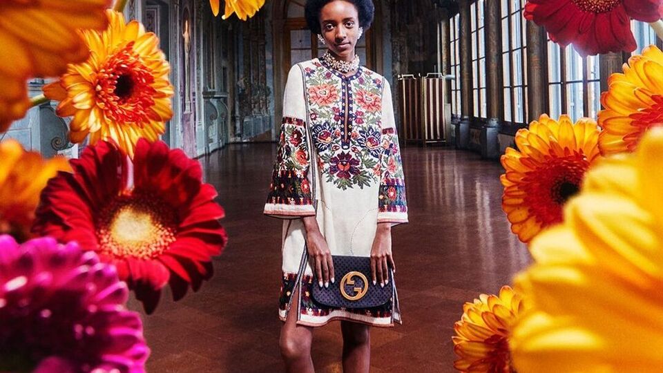 Вита Ким украсила платья вышивкой ручной работы