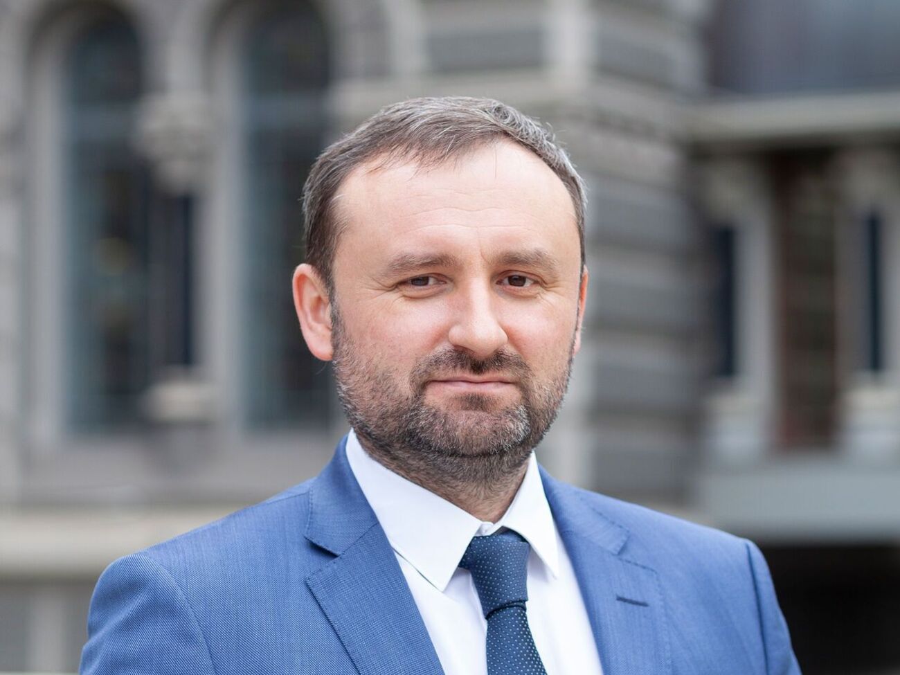 По данным Матузки, в Украине работают более 85% отделений банков по сравнению с 55% на начало марта