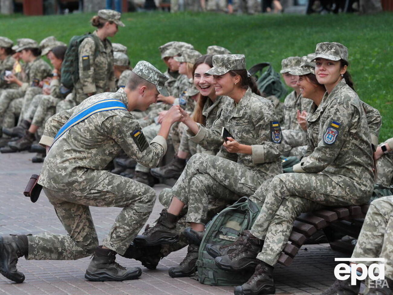Большинство призванных в ВСУ женщин назначены на должности медицинского персонала, подразделений связи, морально-психологического обеспечения, делопроизводителей, бухгалтеров и поваров