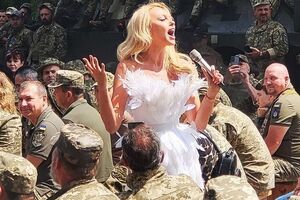 По словам жены военнослужащего, Полякова навестила украинских защитников без камер